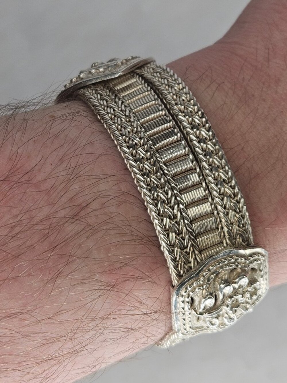 Vintage 900 Silver Flower Heart Shaped Crests Portrait Bracelet Cuff 7 inches - Picture 10 of 13